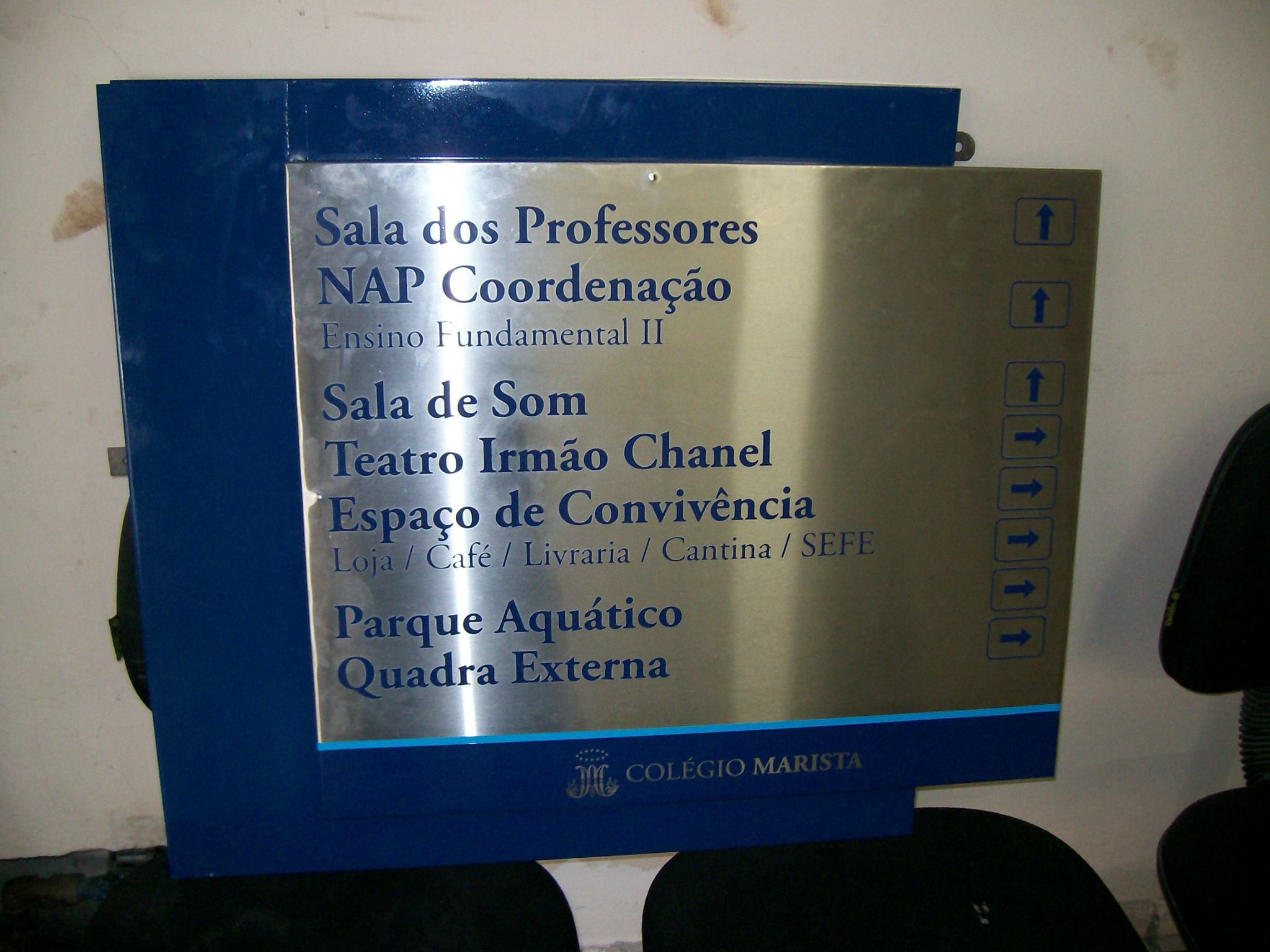 PLACAS EM INOX E TOTEM MARISTA