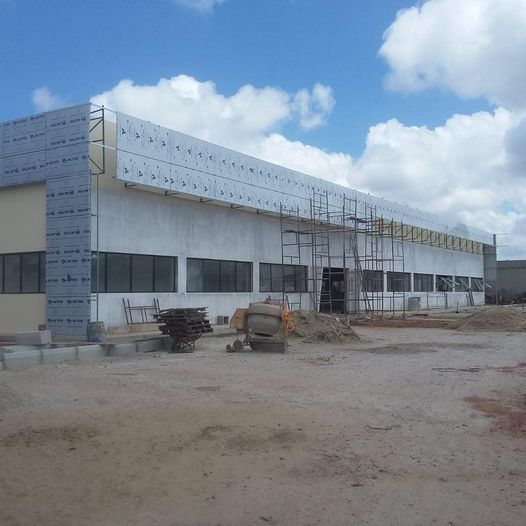 FACHADA DE ACM 40,00 X 2,00